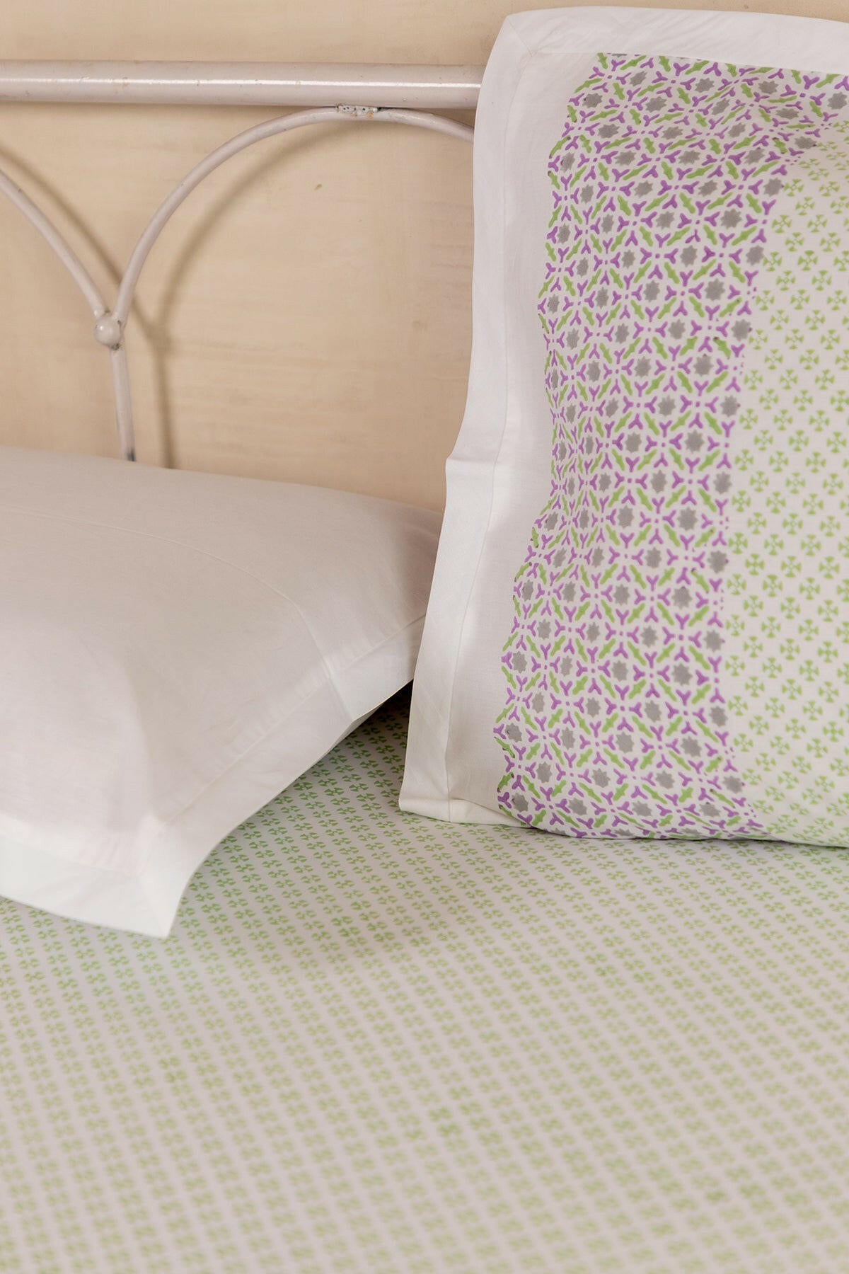 Lilac & Green Polygon Pure Cotton Bedsheet