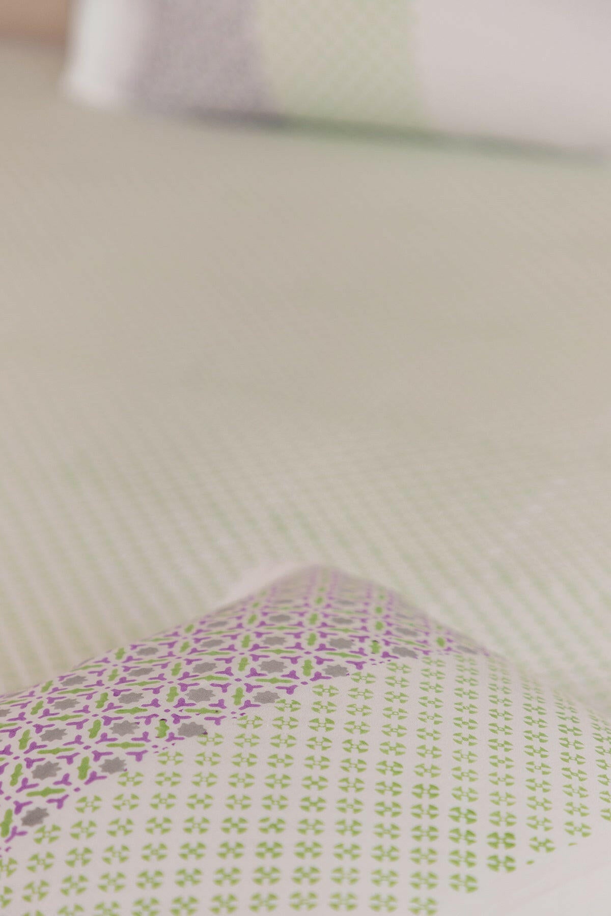 Lilac & Green Polygon Pure Cotton Bedsheet