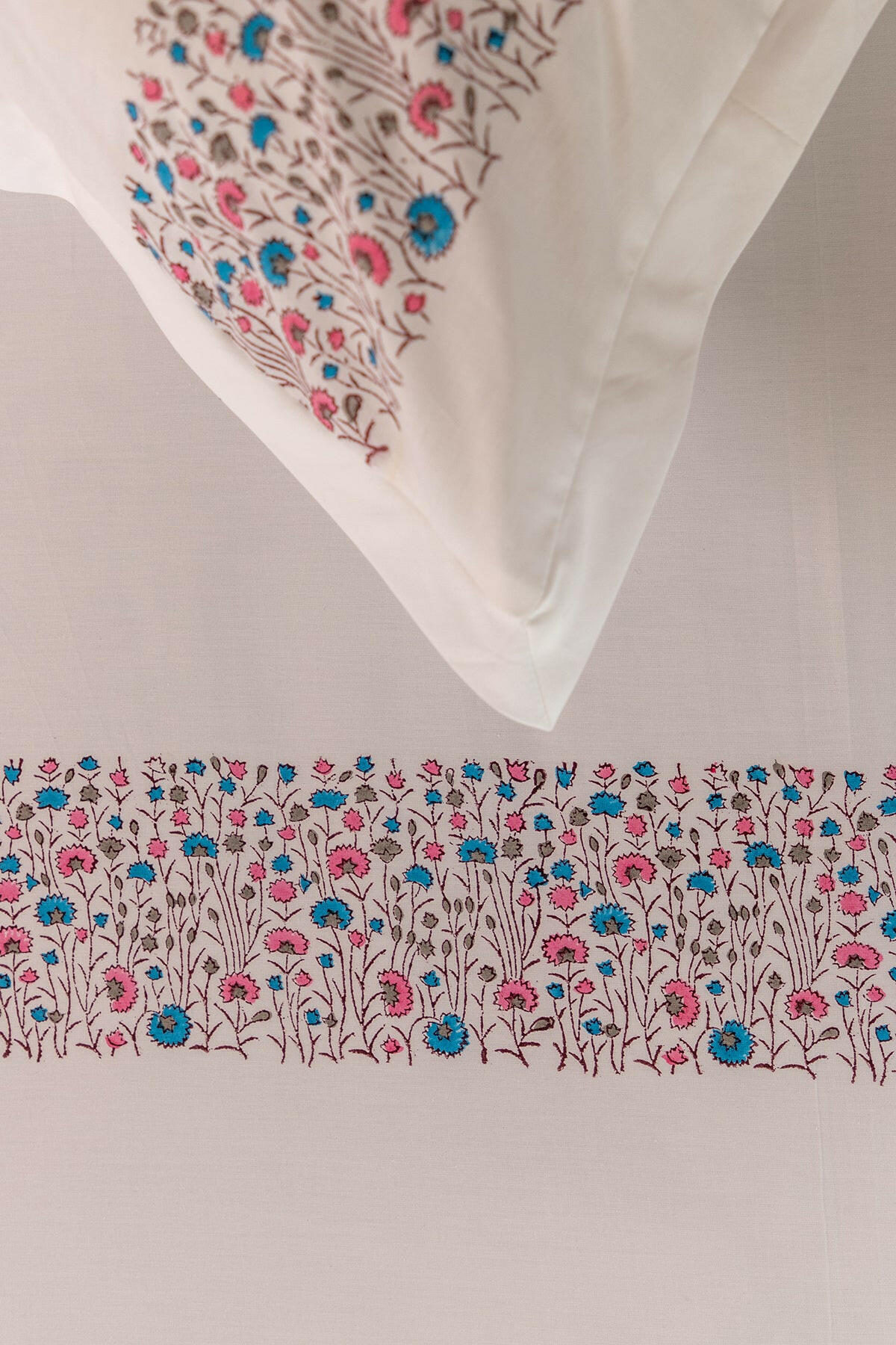 Space Blue & Hibiscus Pansy Pure Cotton Bedsheet