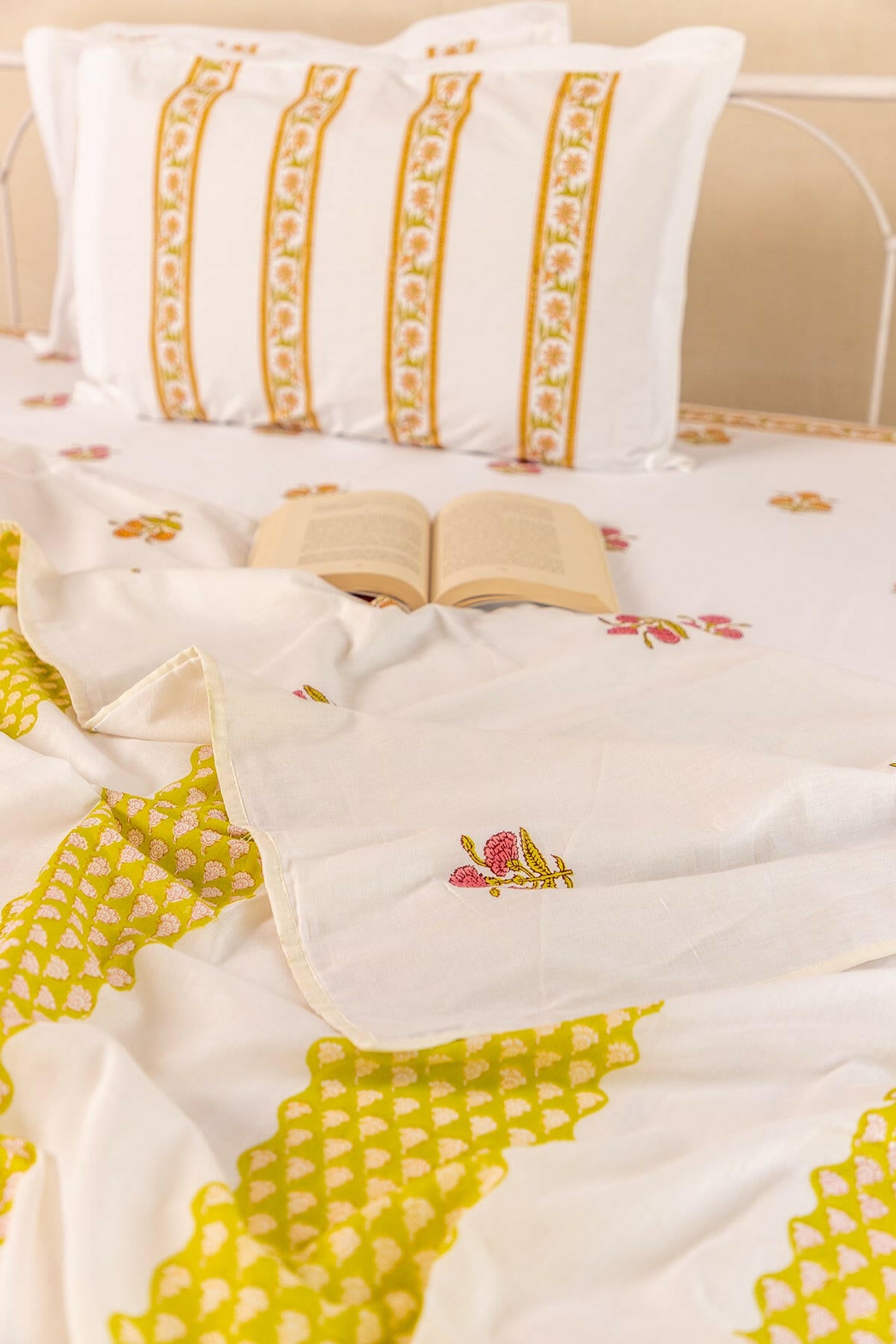 Bubblegum & Lime Carnation Cotton Dohar