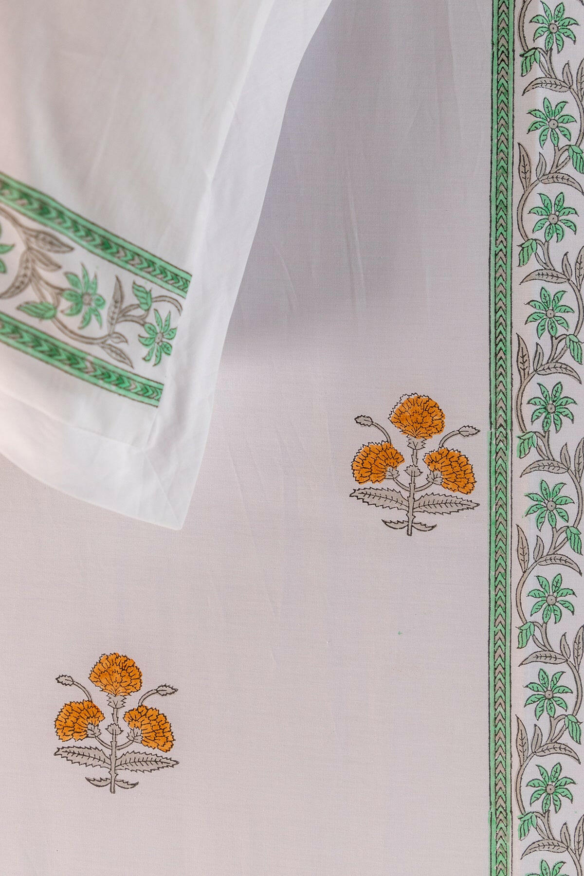 Woodbine & Golden Glow Carnation Pure Cotton Bedsheet