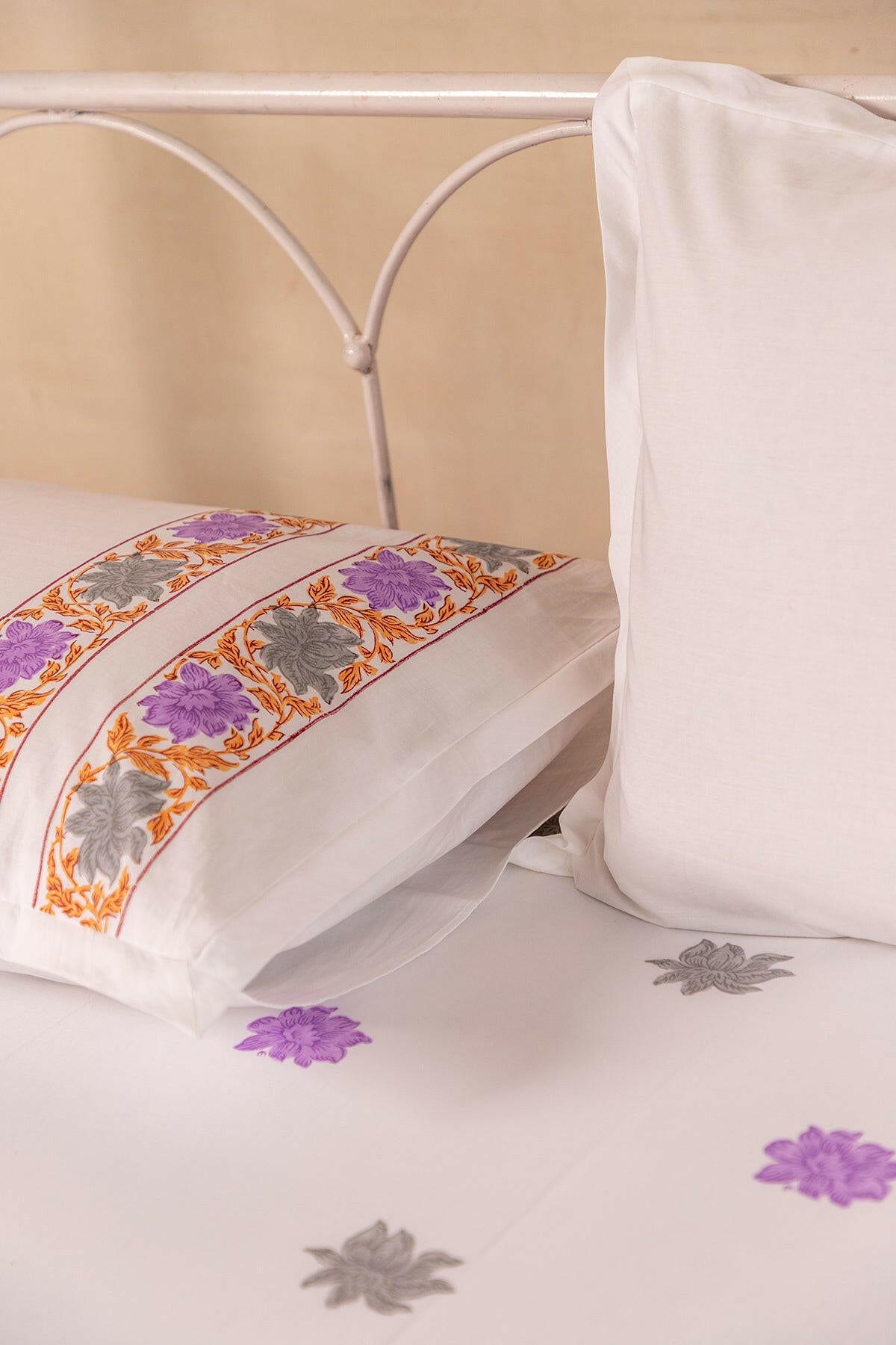 Lilac & Grey Hibiscus Pure Cotton Bedsheet
