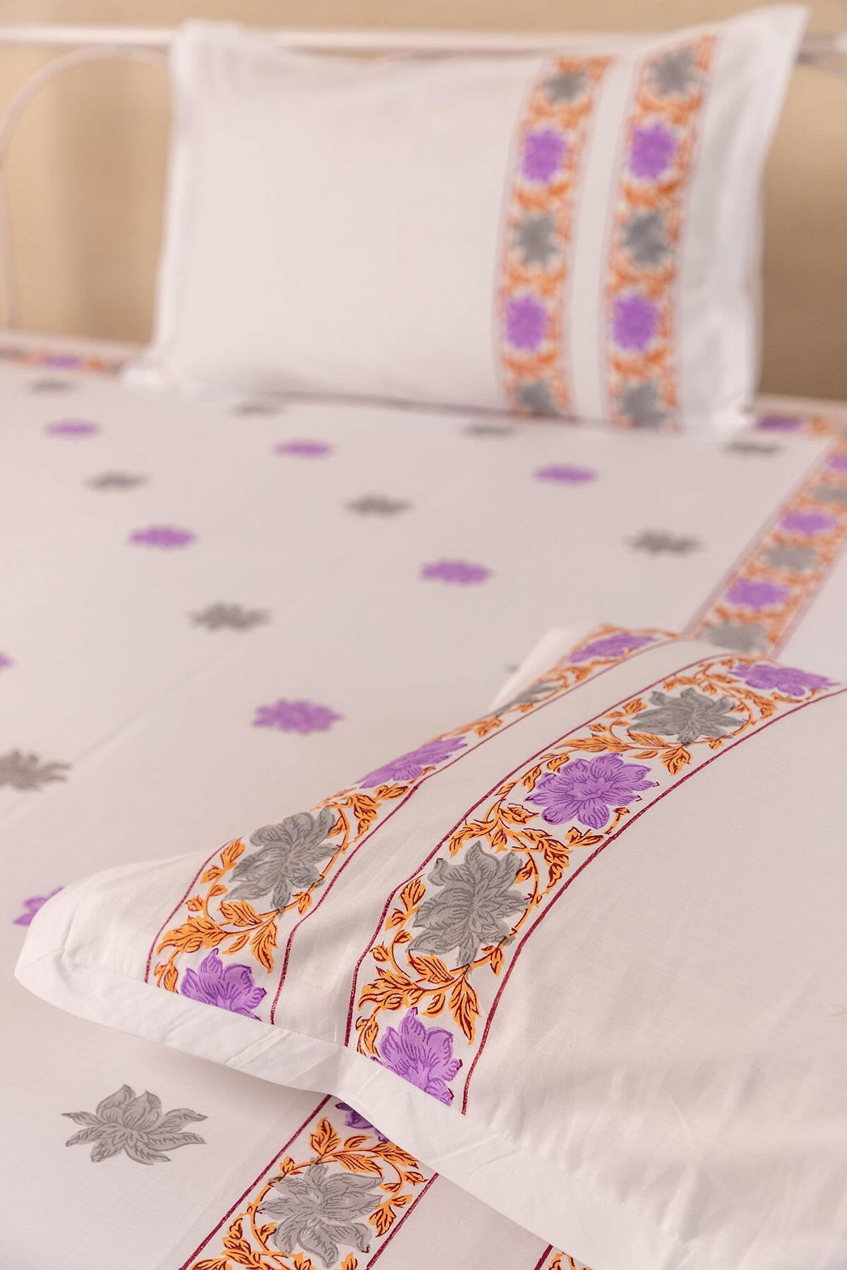 Lilac & Grey Hibiscus Pure Cotton Bedsheet