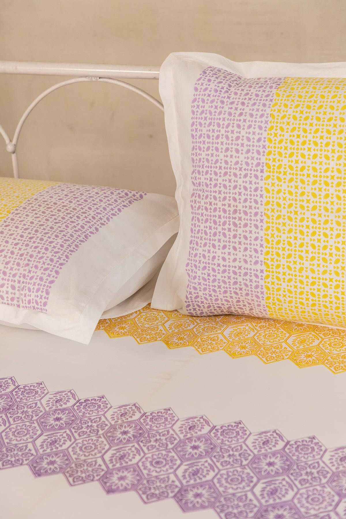 Lime & Lavender Hexagon Pure Cotton Bedsheet