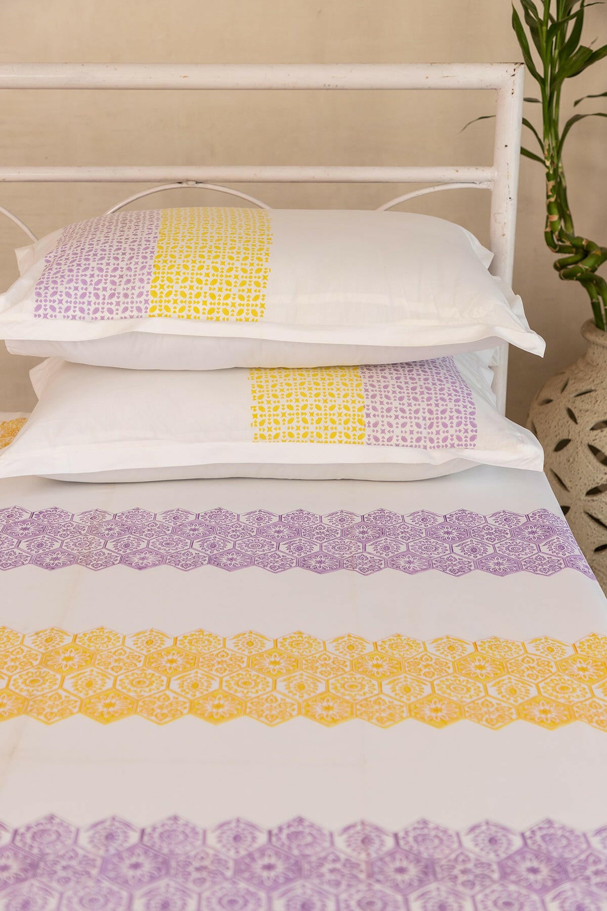 Lime & Lavender Hexagon Pure Cotton Bedsheet