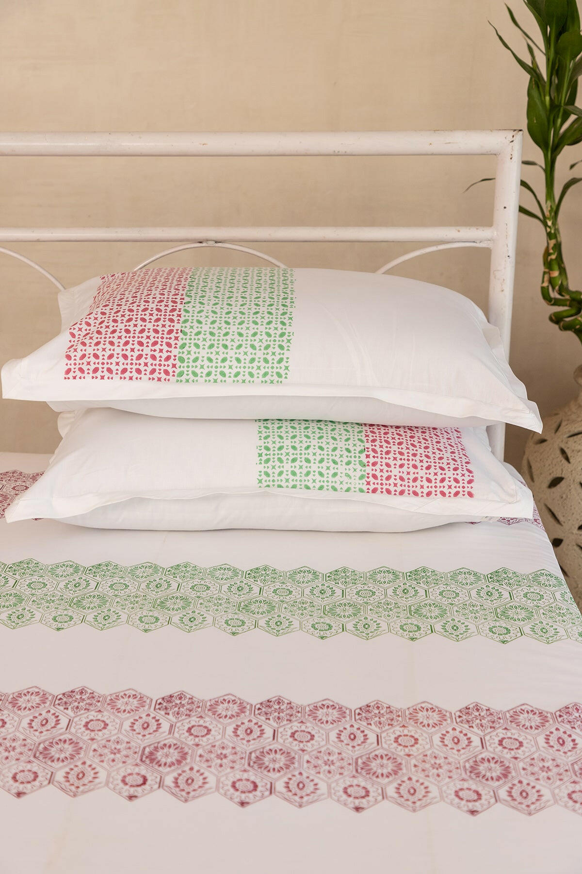 Jasmine & Hibiscus Hexagon Bedsheet - Adya