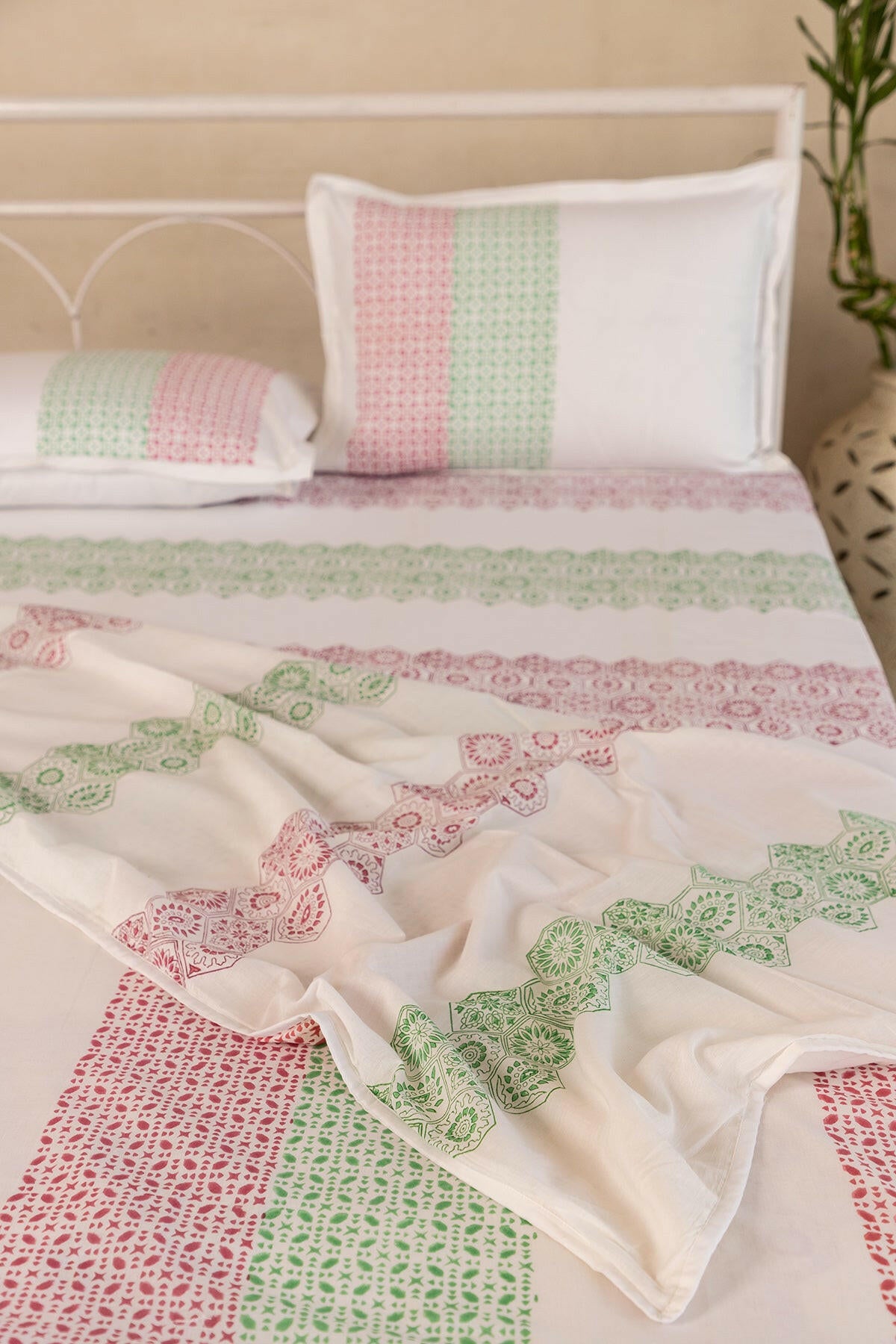 Jasmine & Hibiscus Hexagon Cotton Dohar - Adya