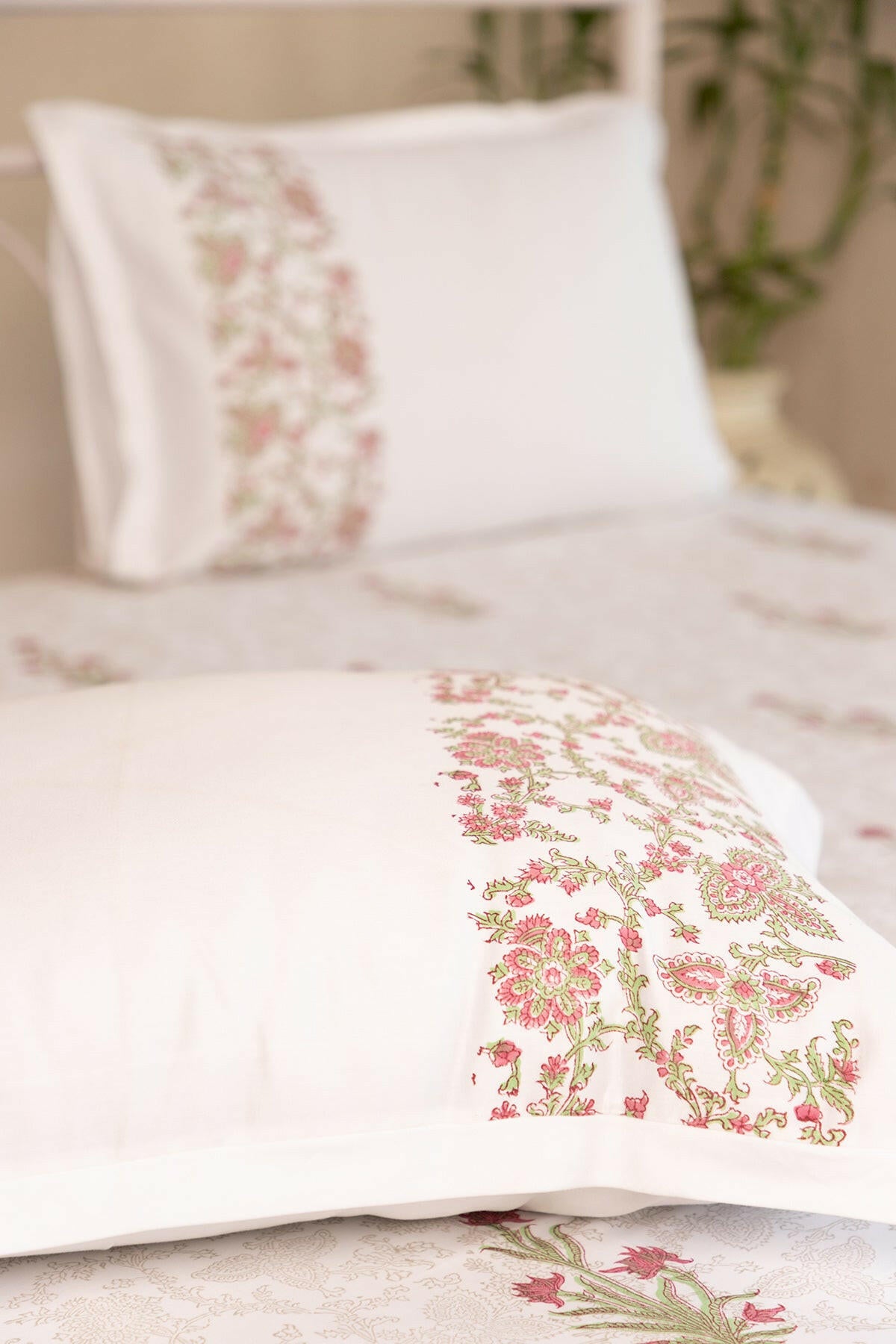 Ruby & Charcoal Lily Bedsheet - Adya