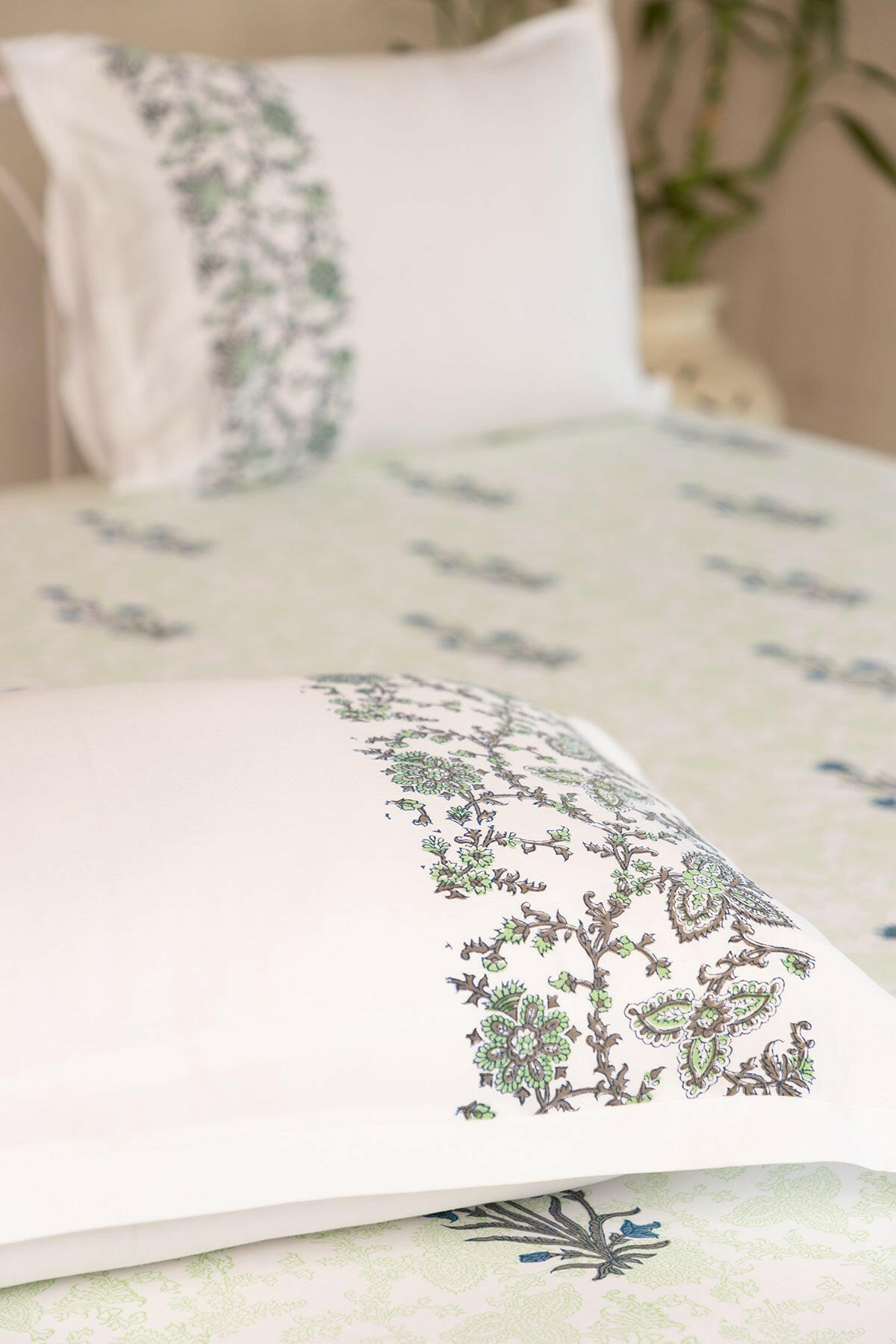 Jade & Space Blue Lily Bedsheet - Adya