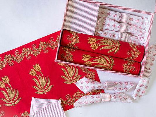 Candy Apple Table Set