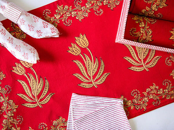 Candy Apple Table Set