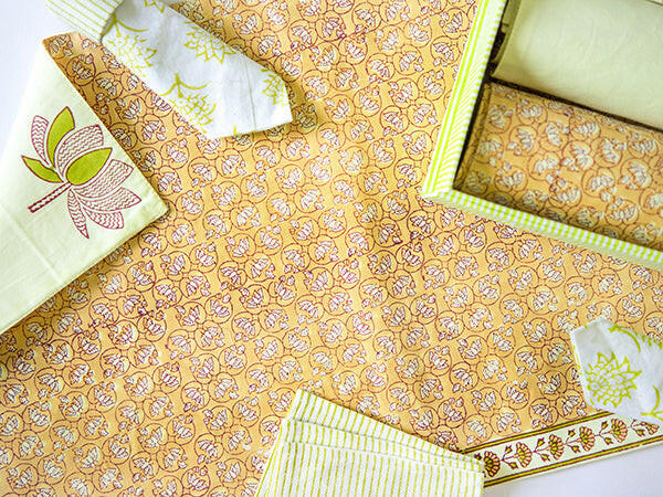 Trombone Yellow Reversible Table Set