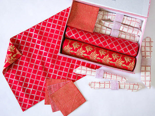 Scarlet Leaf Reversible Table Set