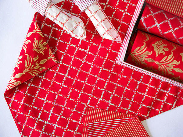 Scarlet Leaf Reversible Table Set