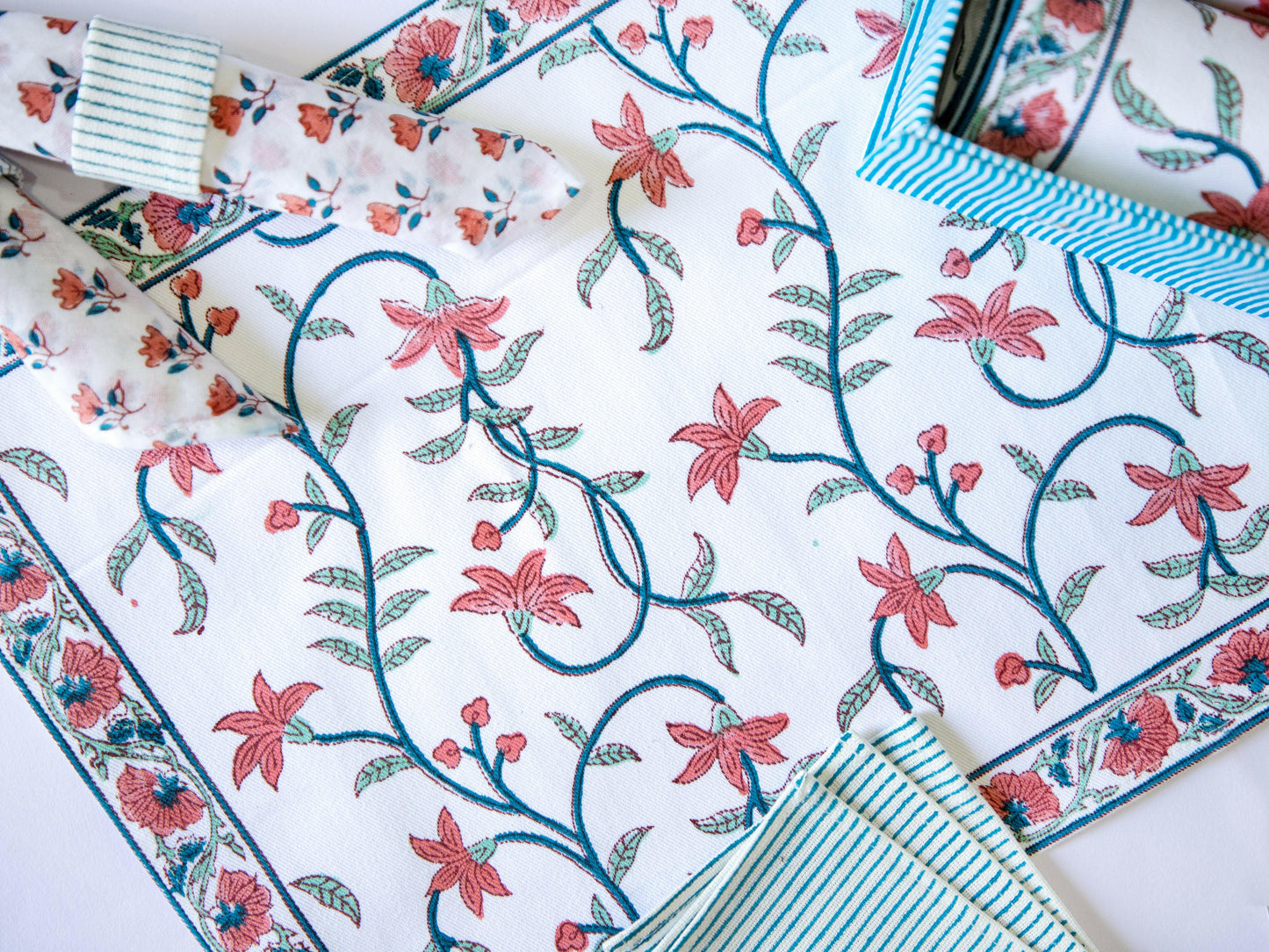 Summer Breeze Table Set