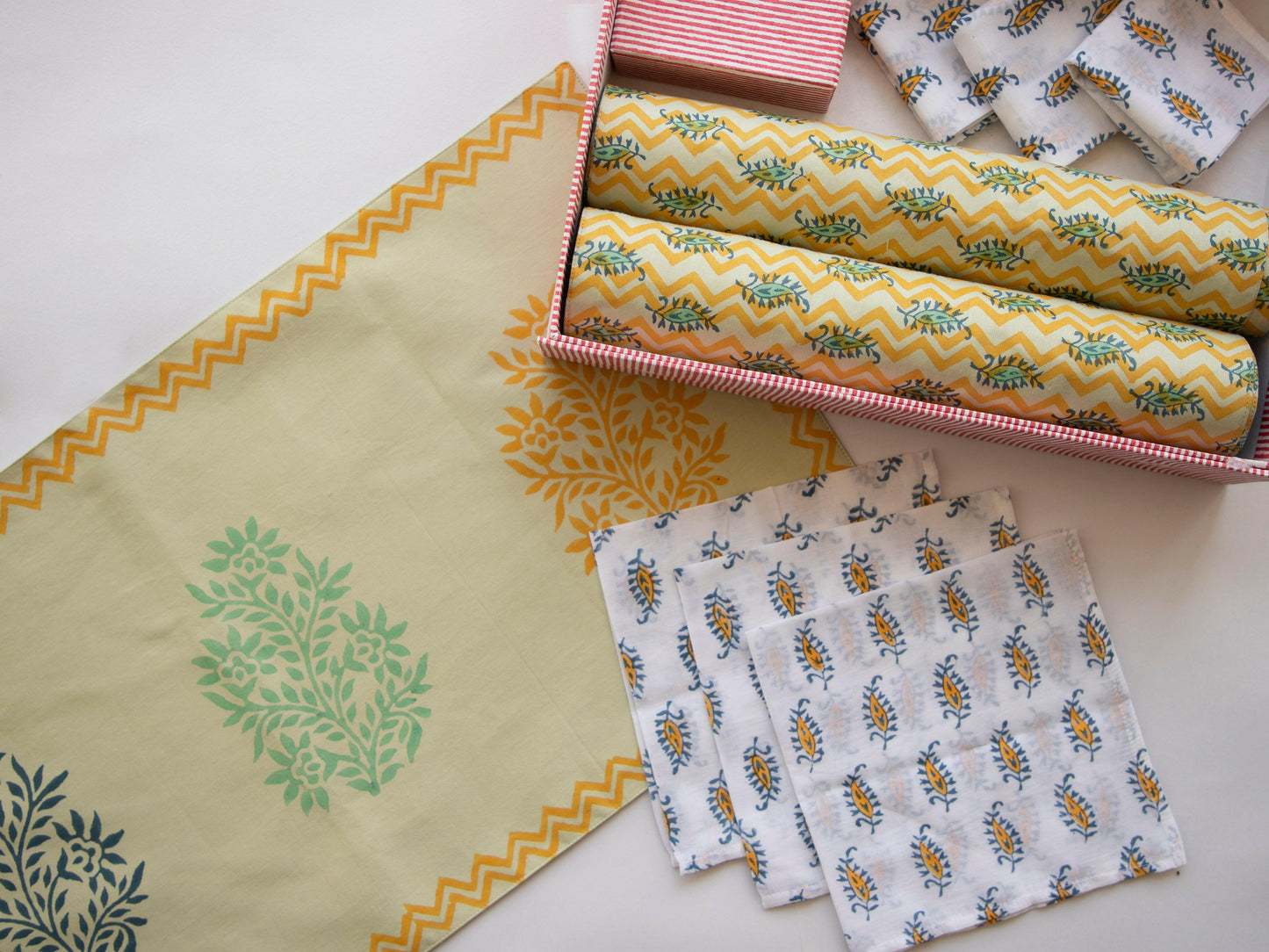 Summer Green Table Set