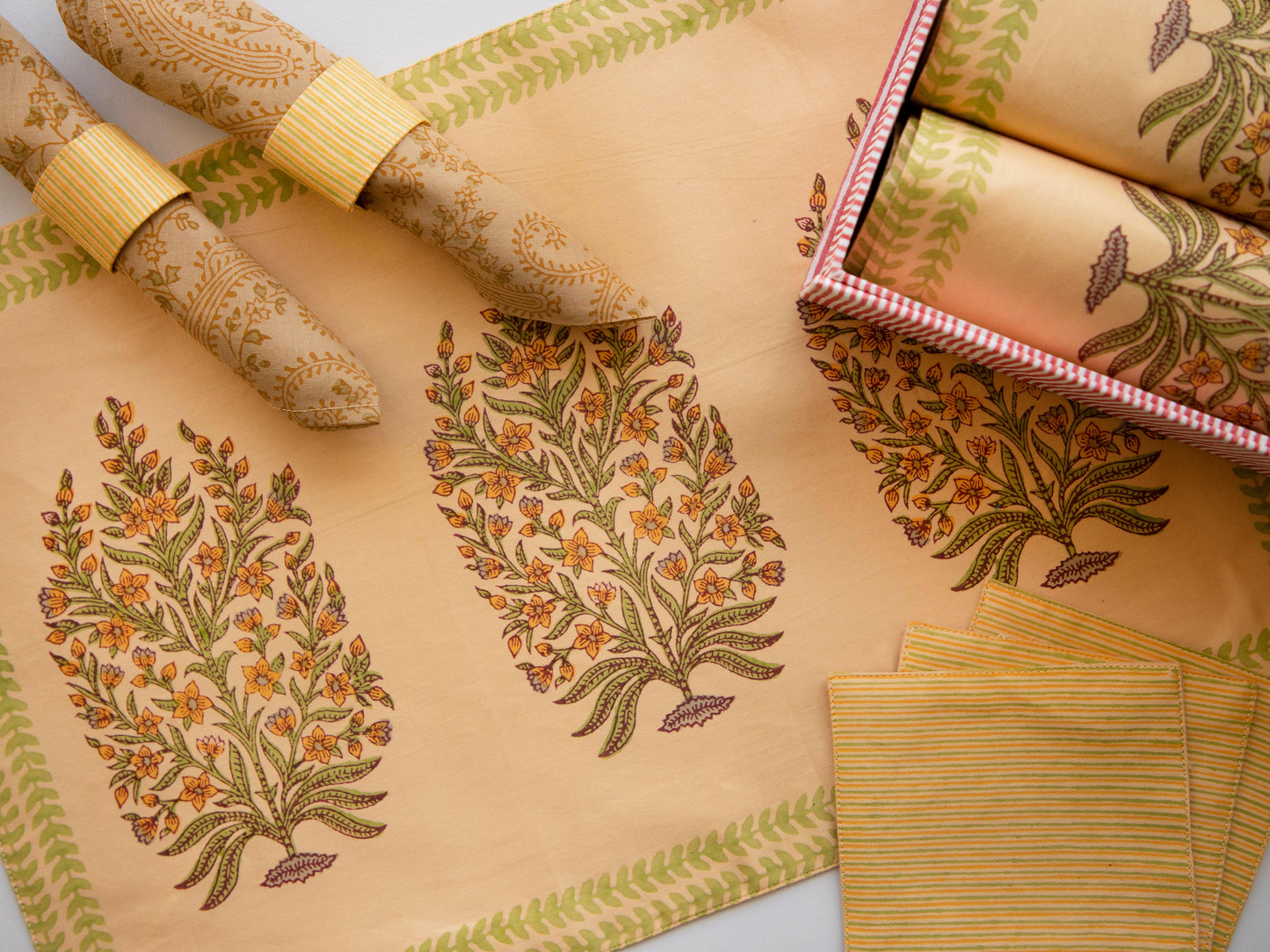 Sulphur Spring Table Set
