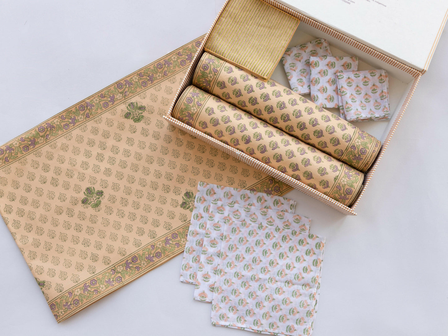 Mango Melody Table Set