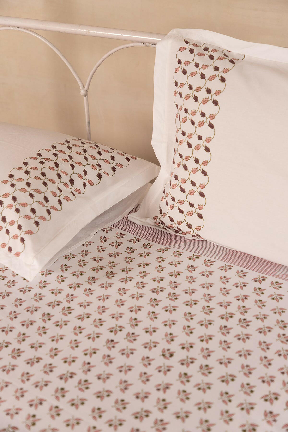 Raspberry Sorbet Tropicana Pure Cotton Bedsheet
