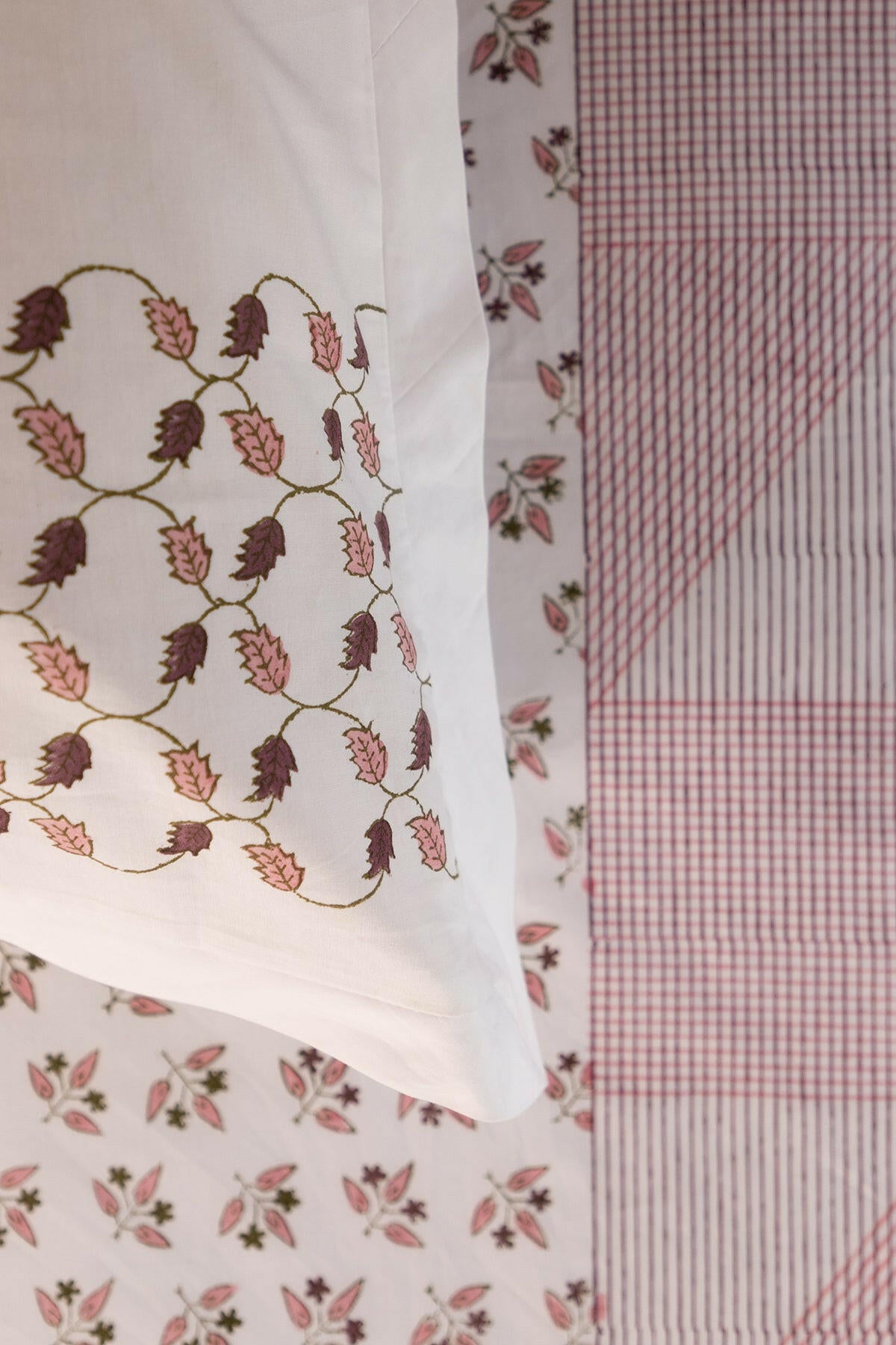 Raspberry Sorbet Tropicana Pure Cotton Bedsheet