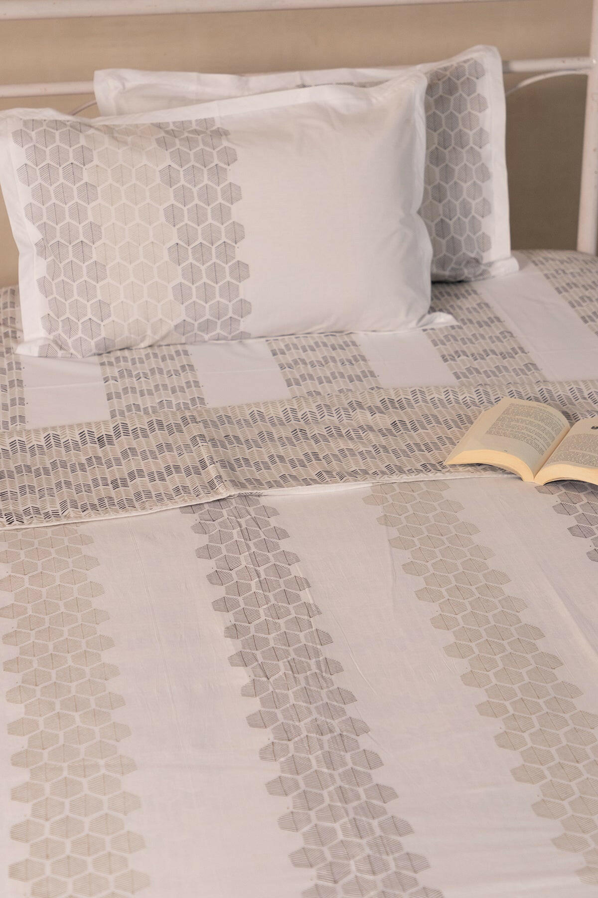 Ultimate Gray Monochrome Cotton Dohar