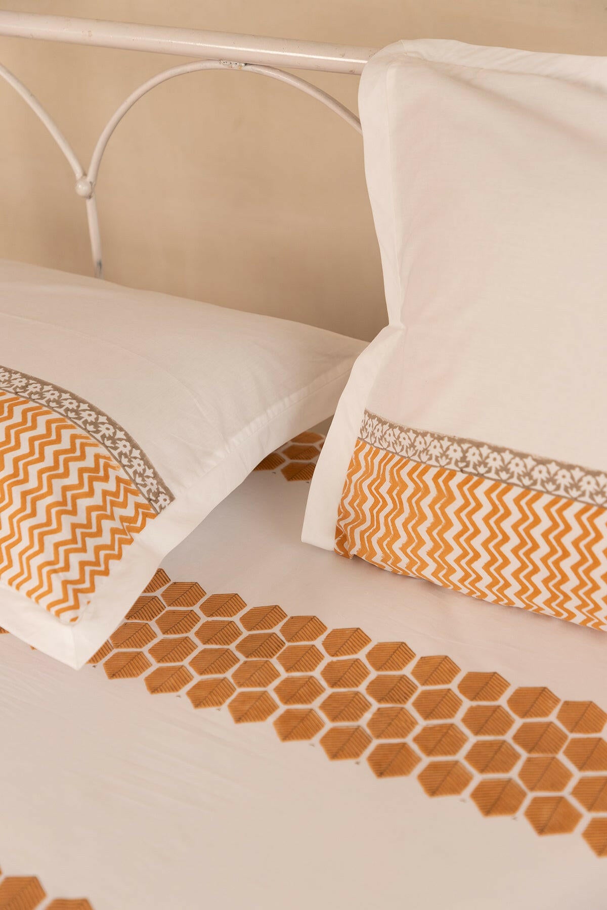 Mustard & Ash Honeycomb Pure Cotton Bedsheet