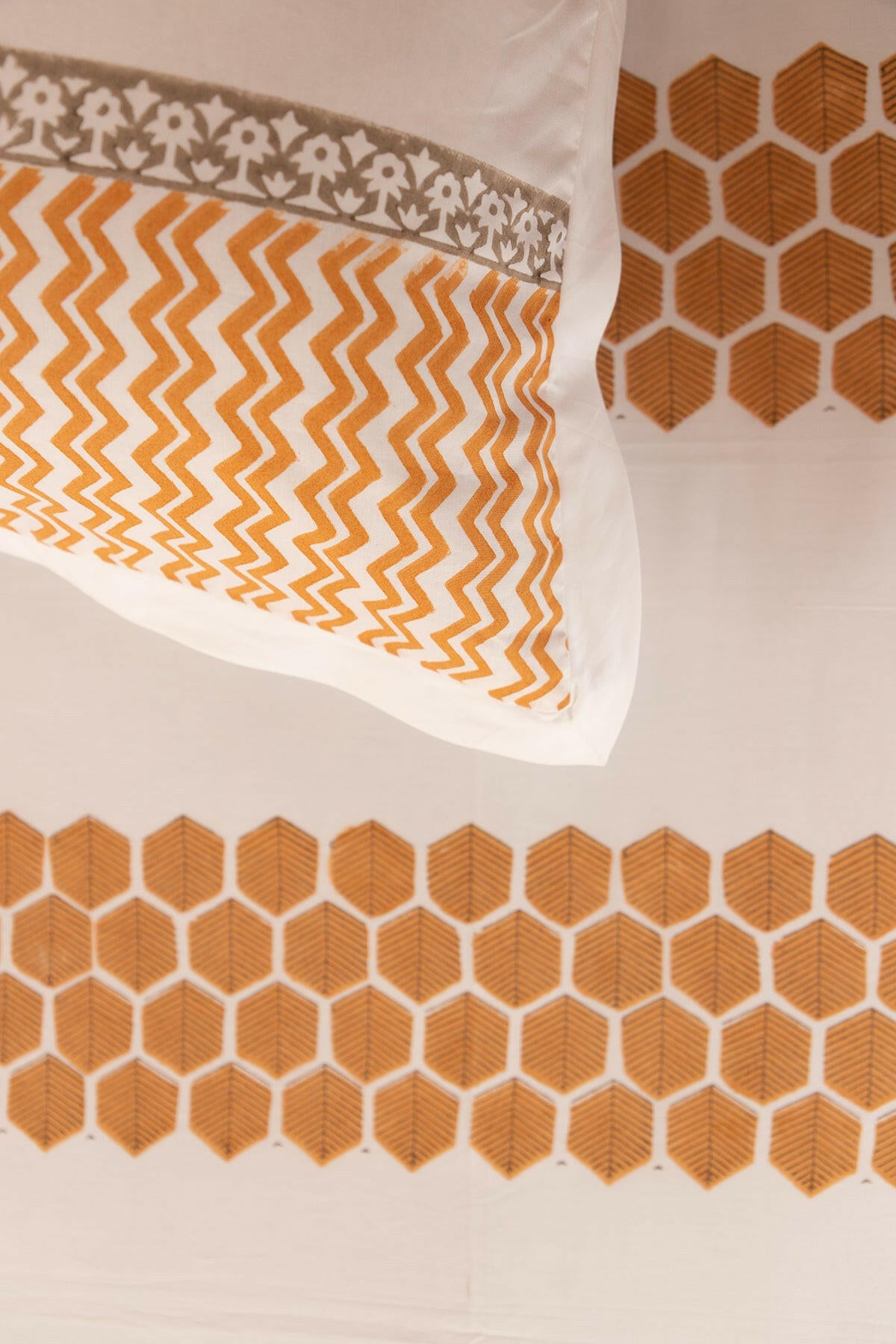 Mustard & Ash Honeycomb Pure Cotton Bedsheet