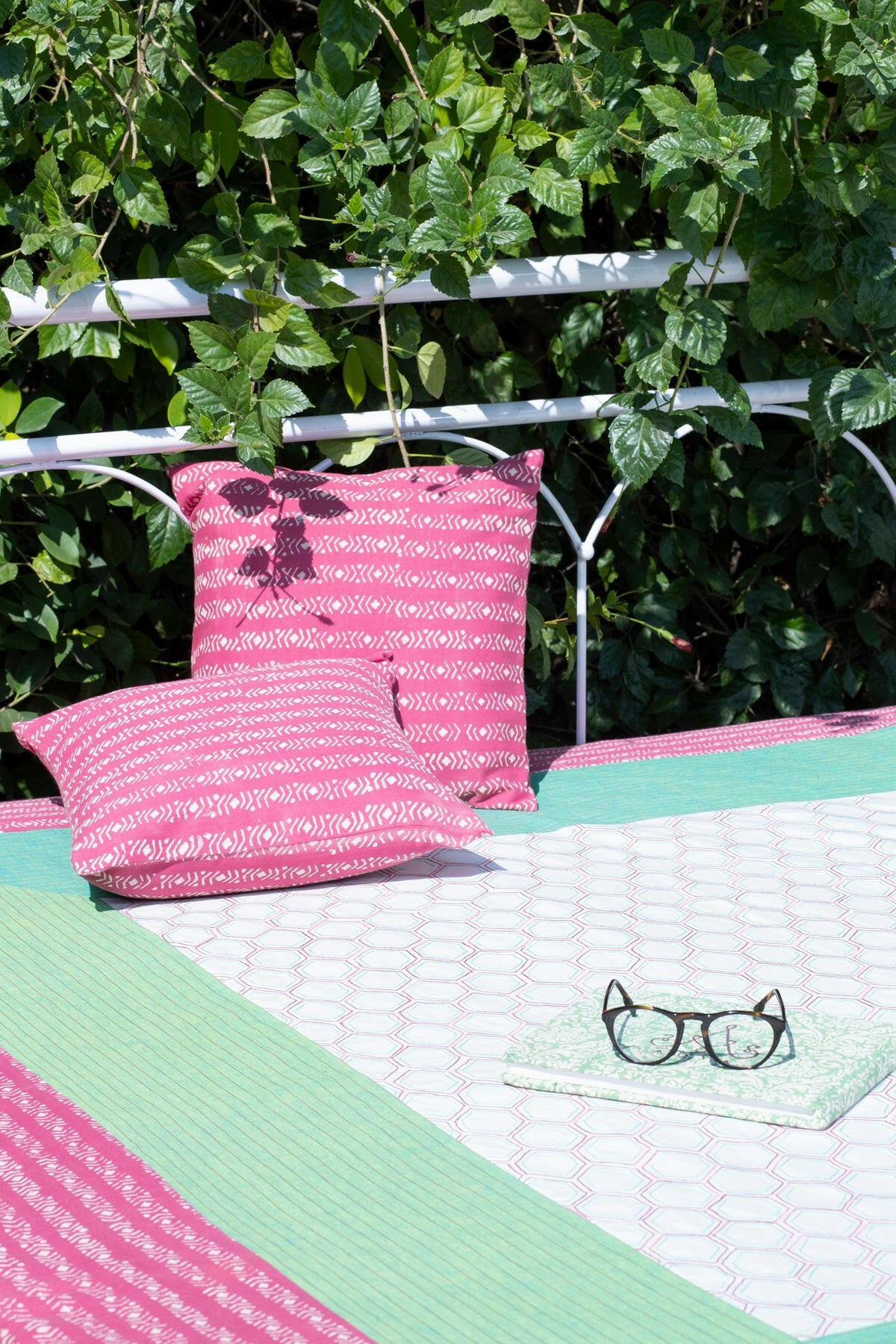 Jasmine & Hibiscus Hexagon Premium Bedcover