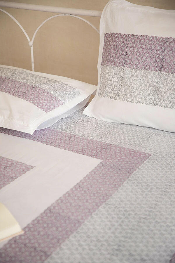Lavender Water Lotus Bedsheet
