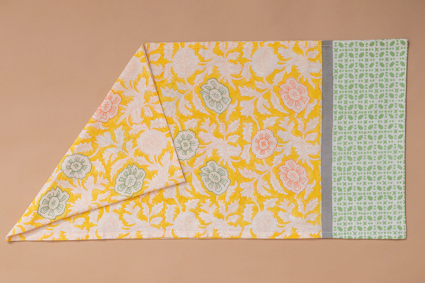 Multicolor Reversible Table Linen Set