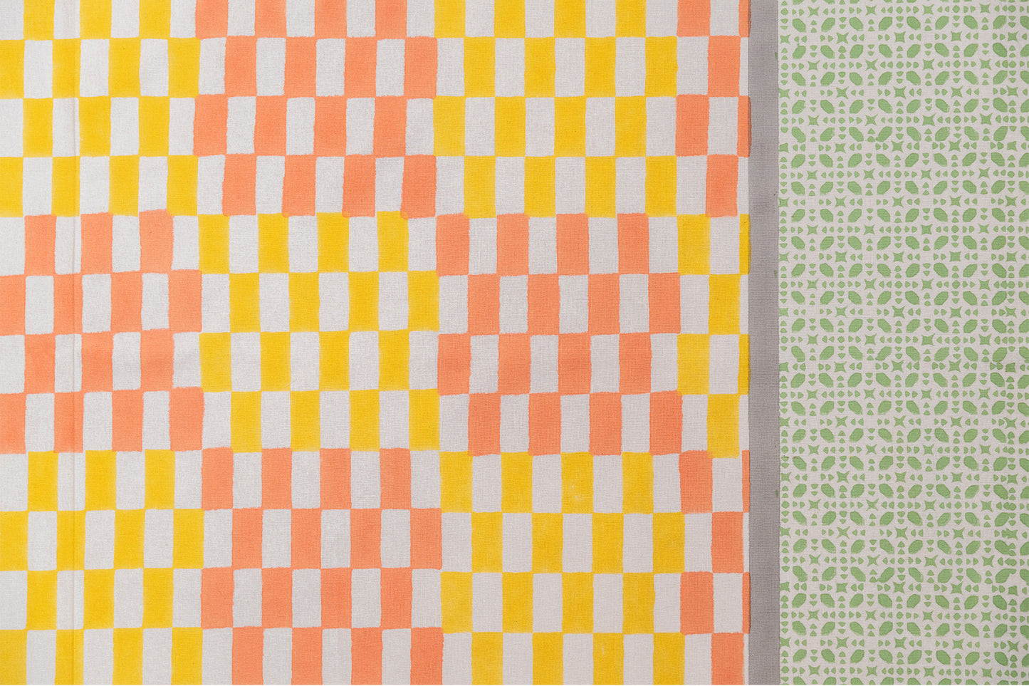 Multicolor Reversible Table Linen Set
