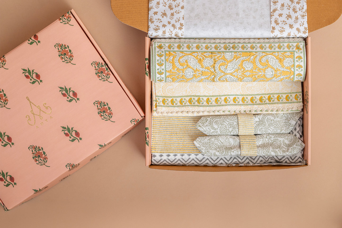 Yellow Parrot Table Linen Set
