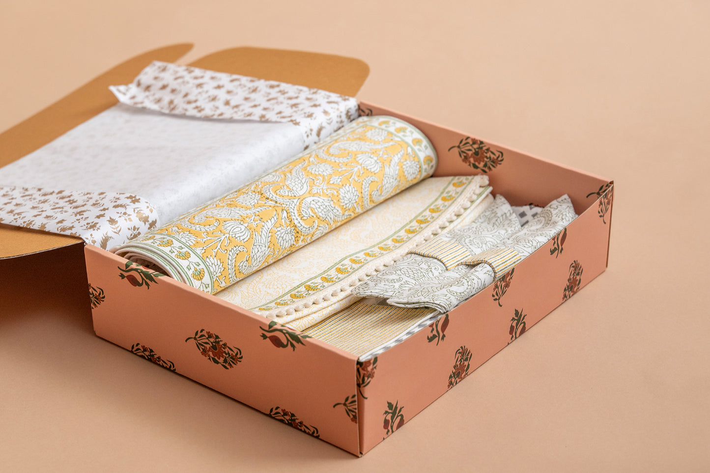 Yellow Parrot Table Linen Set