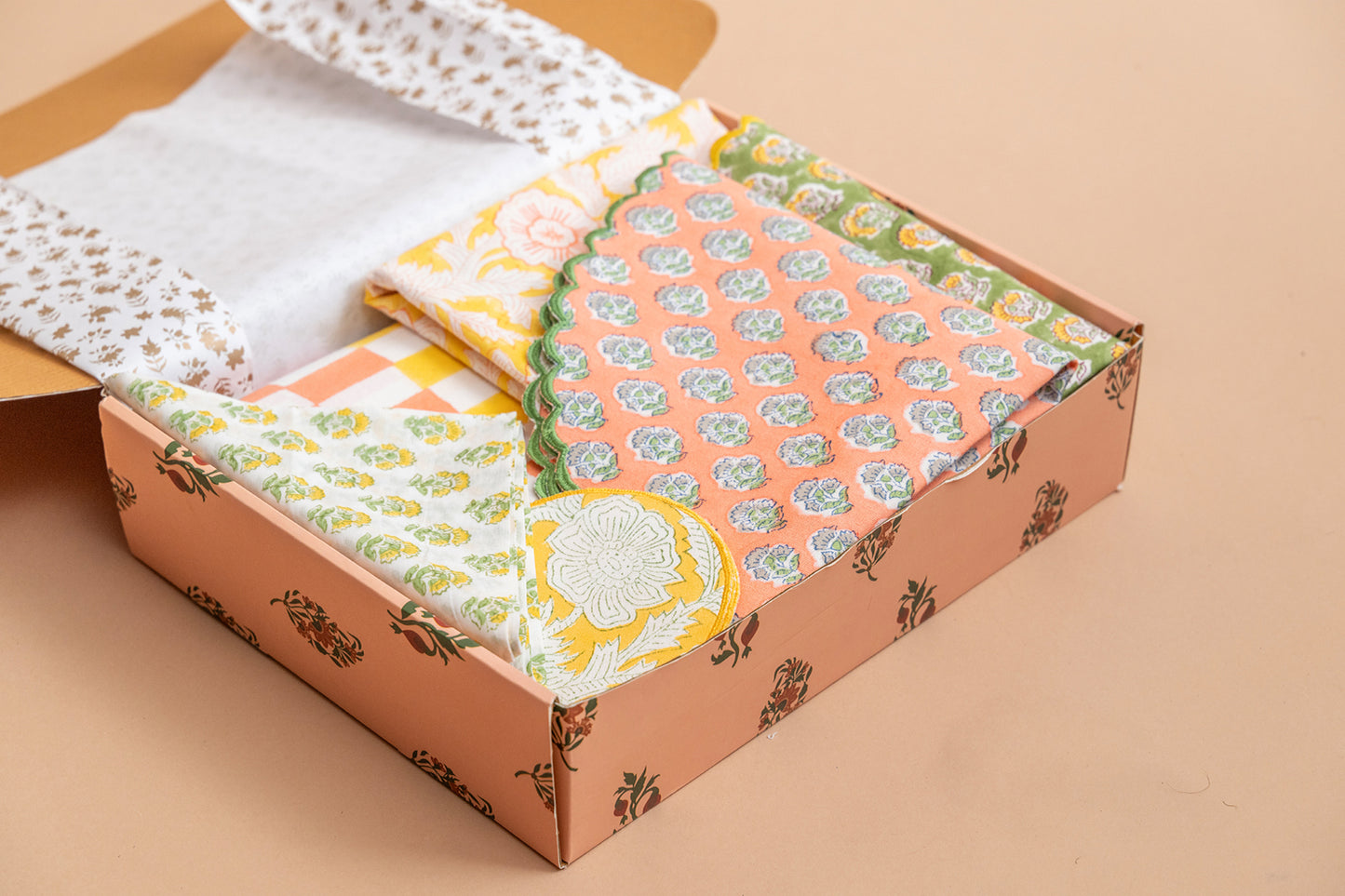Multicolor Reversible Table Linen Set