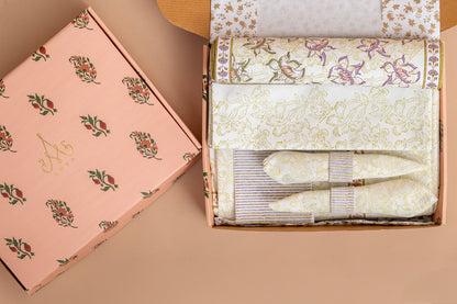 Lilac Blooming Elegance Table Linen Set