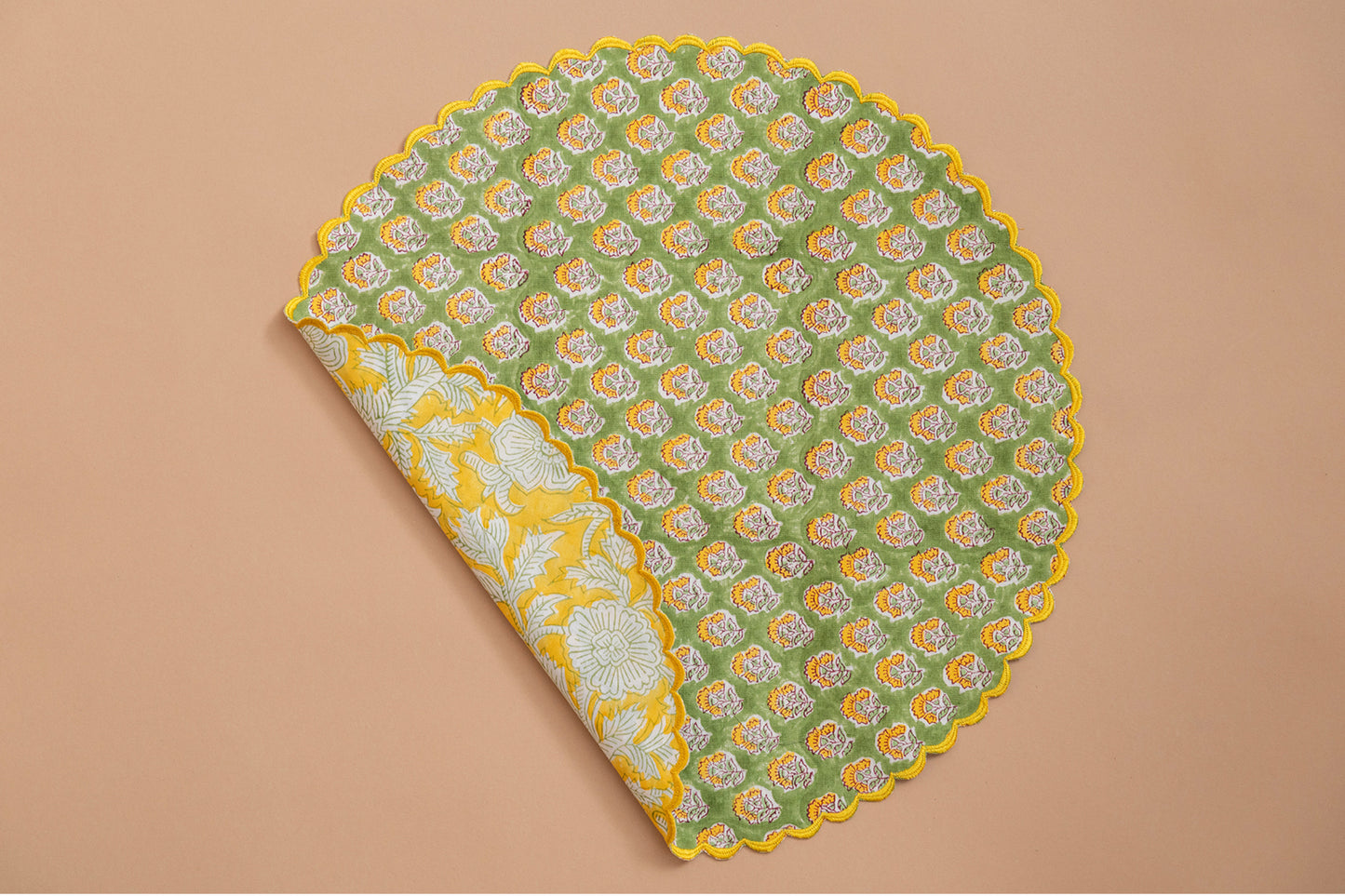 Multicolor Reversible Table Linen Set