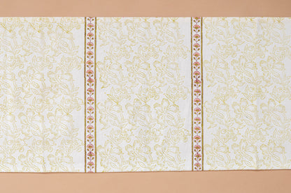 Lilac Blooming Elegance Table Linen Set