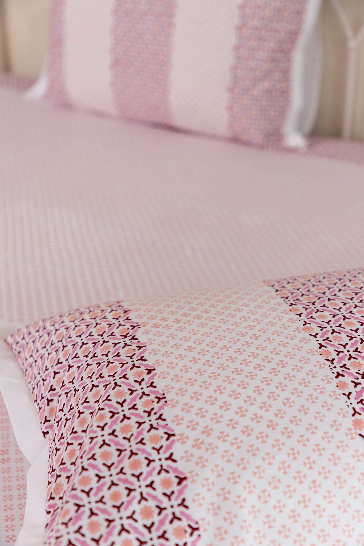 Fired Brick & Rose Tan Polygon Bedsheet