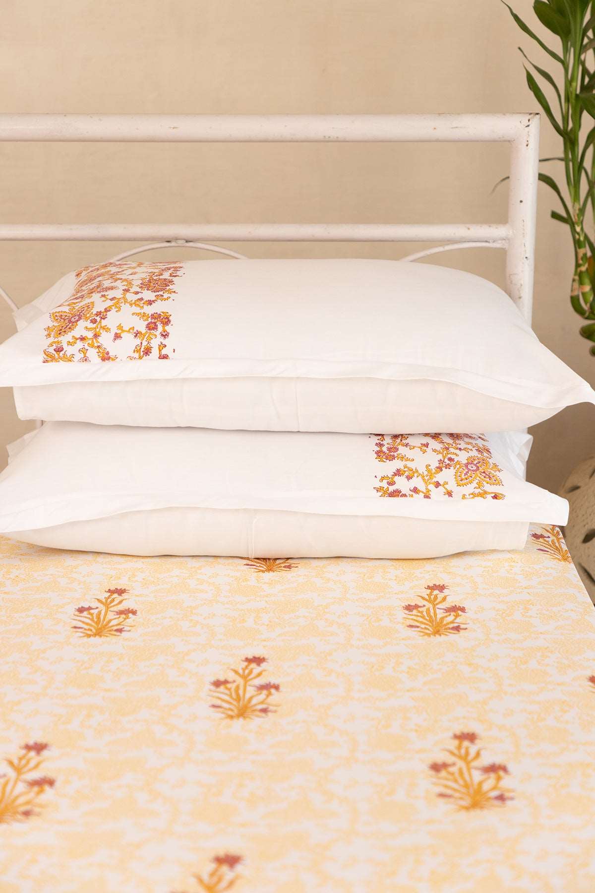 Honey & Ruby Lily Bedsheet
