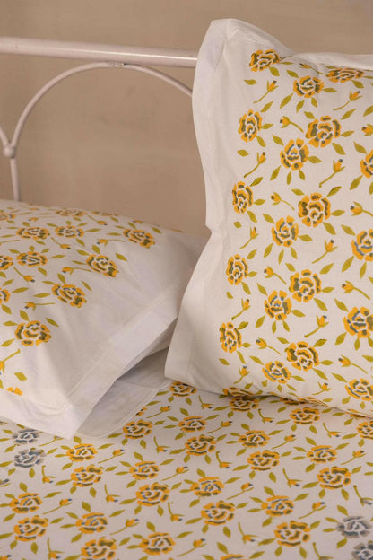 Iron & Bumblebee Rose Bedsheet