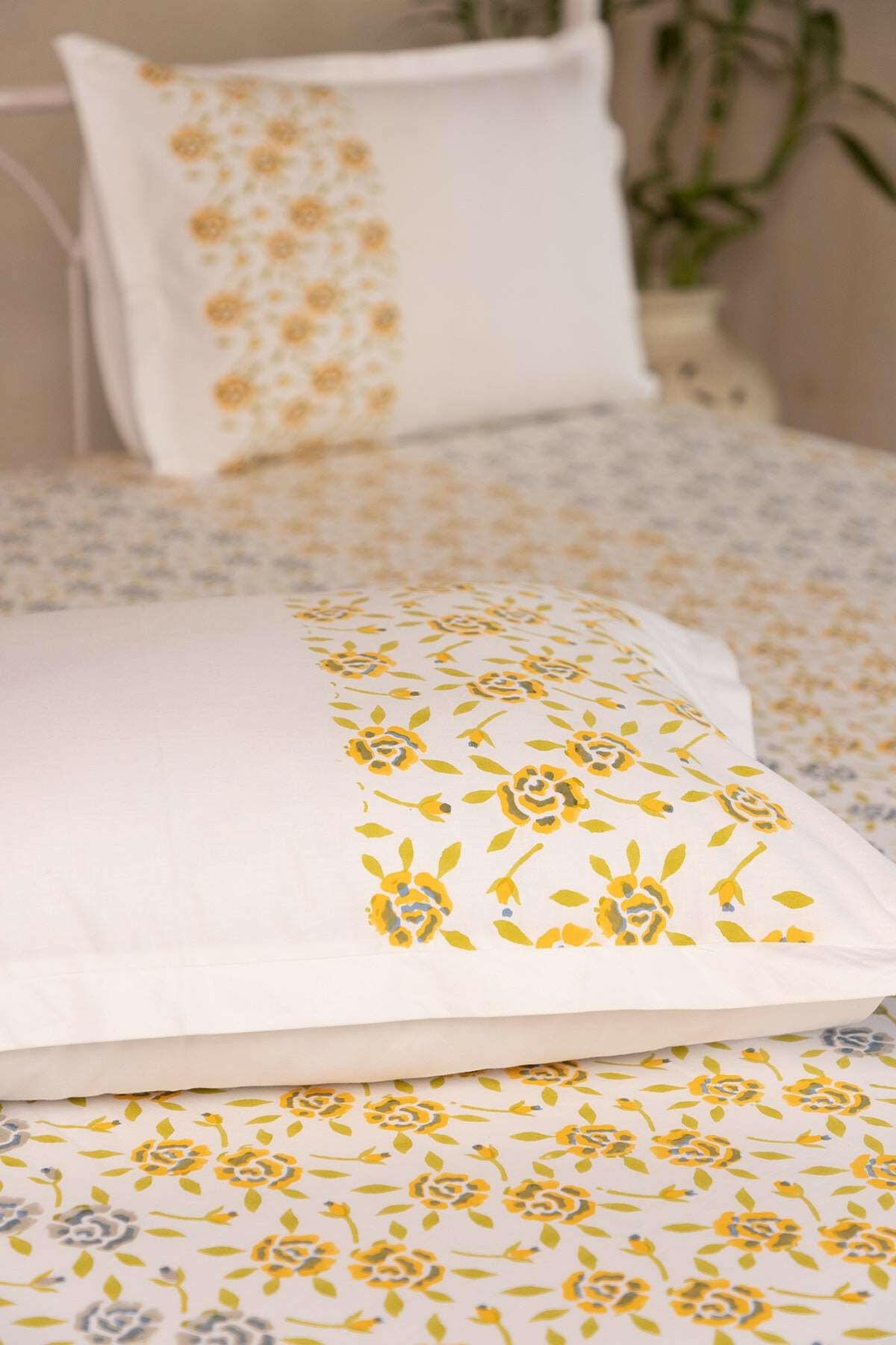 Iron & Bumblebee Rose Bedsheet