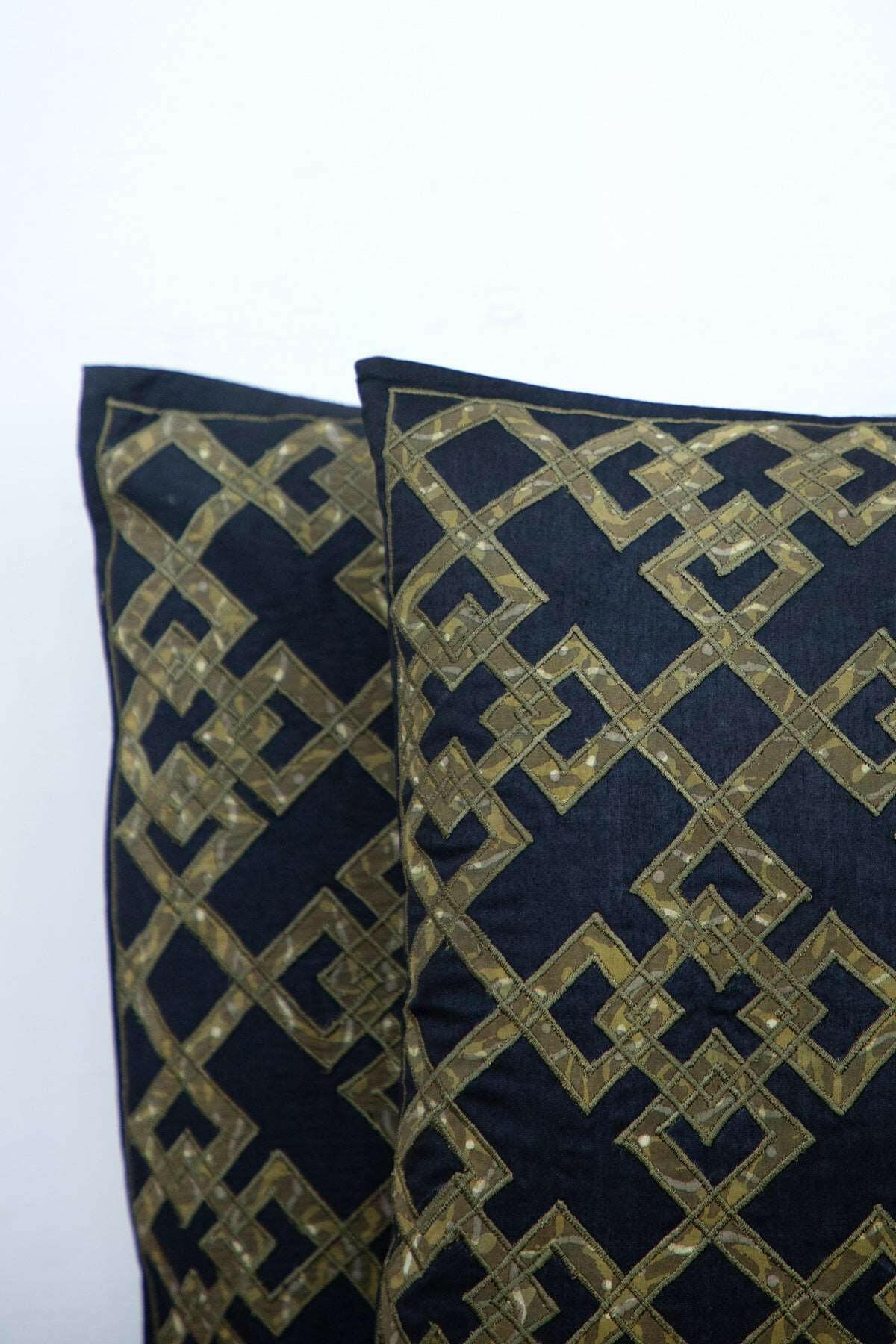 Black Onyx Cushion Set