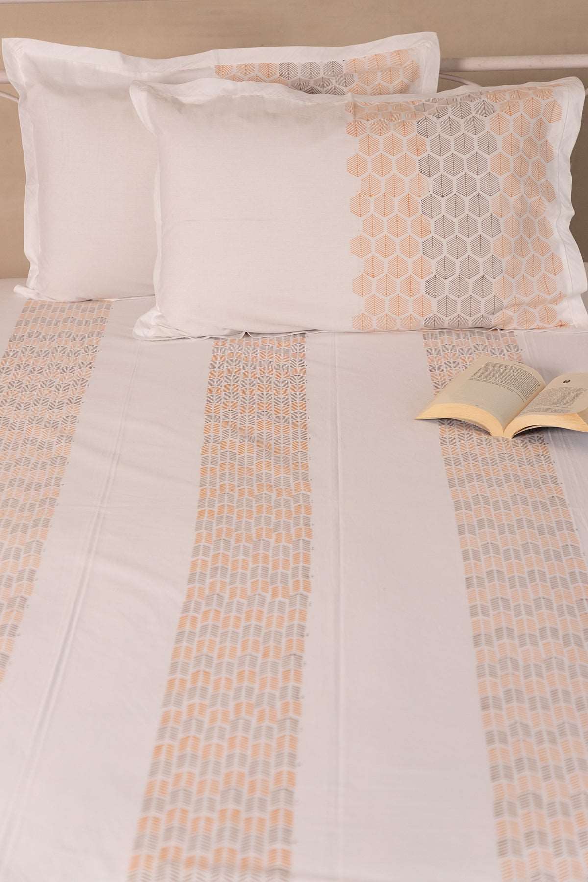 Honey & Grey Monochrome Bedsheet