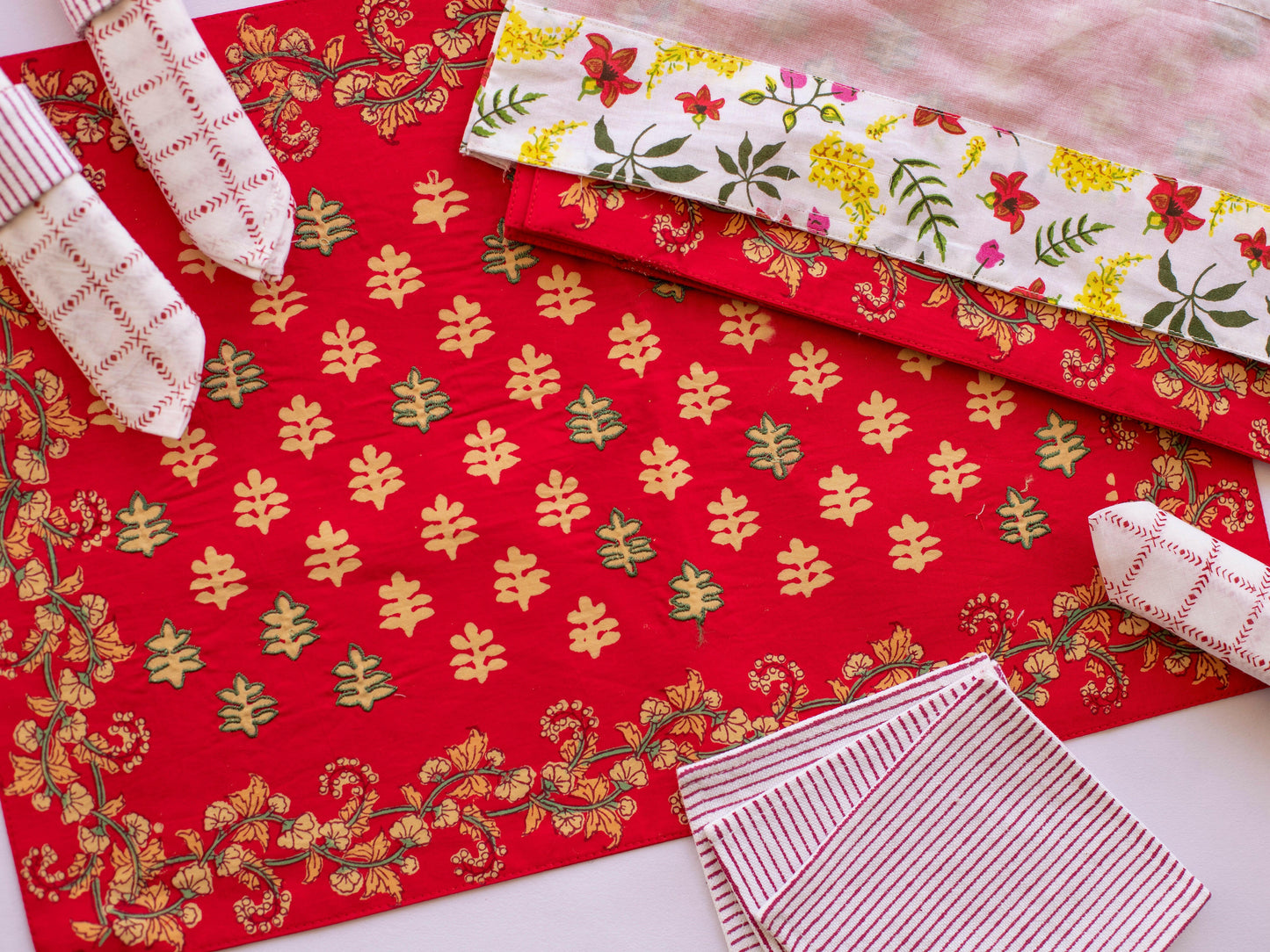 Red Ripple Cotton Table Mats Set