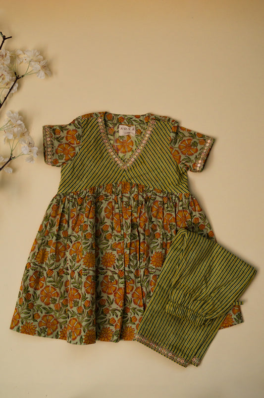 Green Floral Festive Kurti & Pant Set