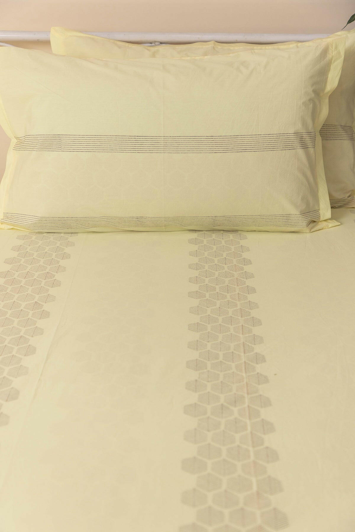 Light Yellow Honeycomb Cotton Bedcover