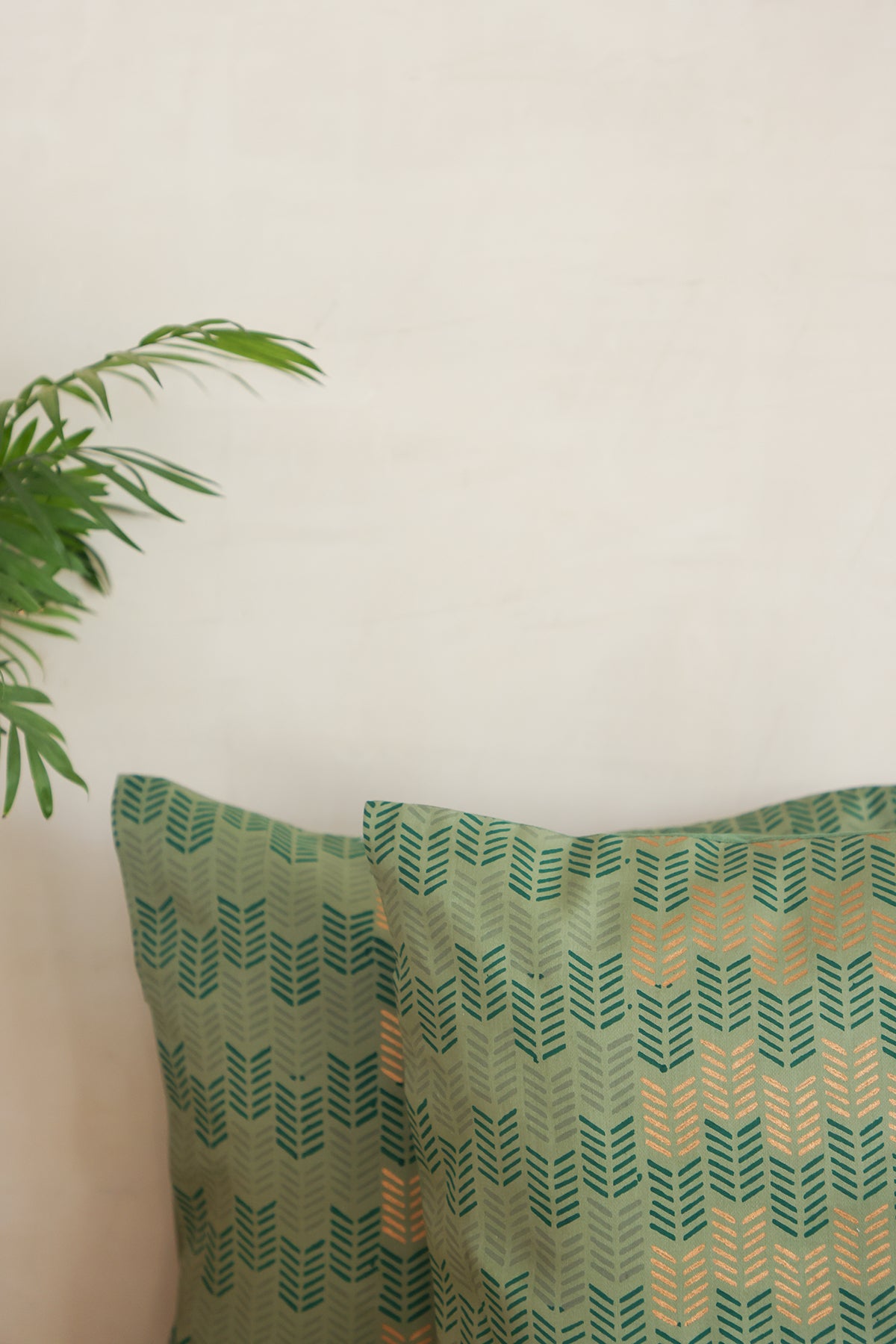 Green Monochromatic Silk Cushion Cover