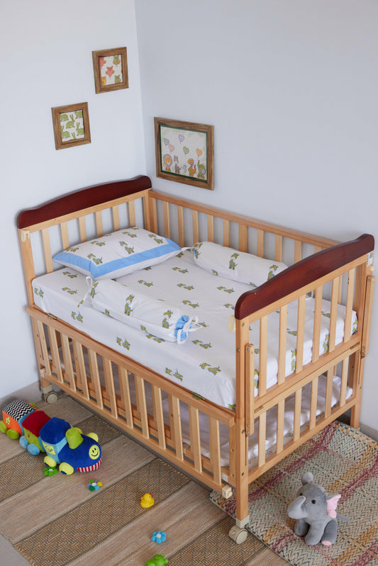 World of Giraffe Cot Set