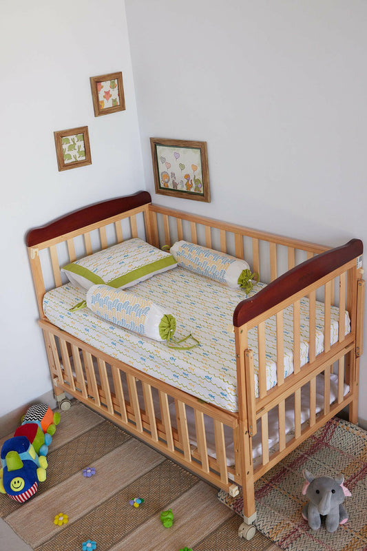 Funky Fish Cot Set