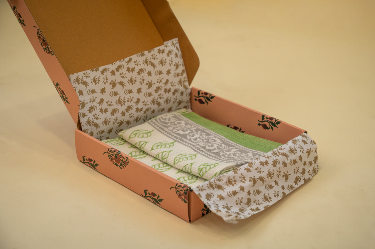 Green Petals Hand Towel Gifting Set